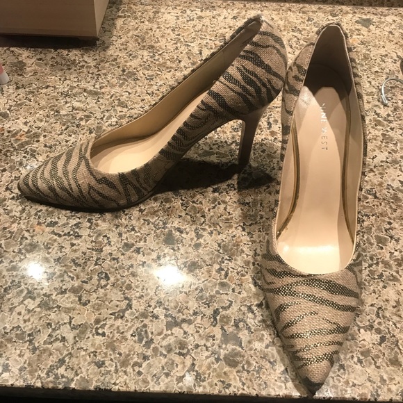 Zebra strip pattern heels! Neve worn! - Picture 1 of 5